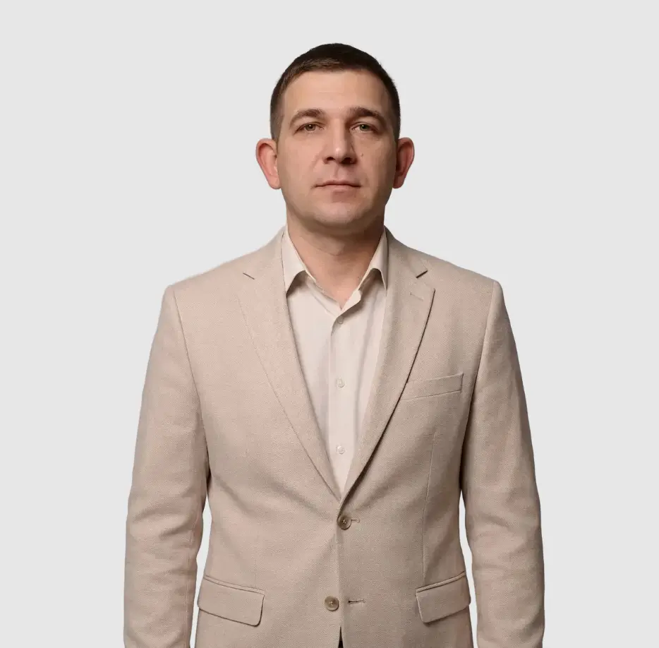 Александр, руководитель «Автономия Плюс» — инженер по ИБП для дома. Проектирование и установка бесперебойников с LiFePO₄ аккумуляторами для частных домов и газовых котлов.